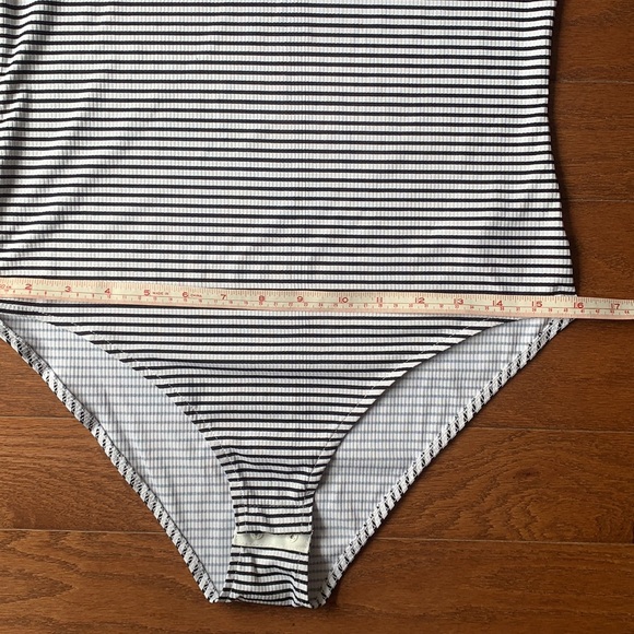 H&M | Black & White Striped Mock Neck Bodysuit M - Picture 7 of 10